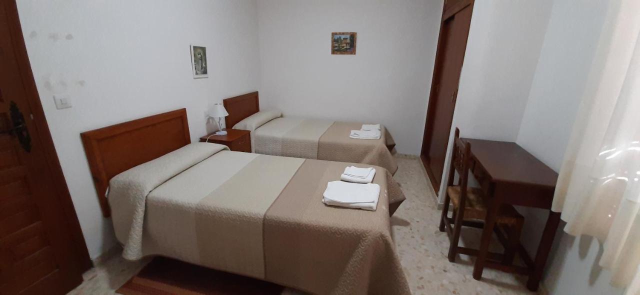 Convento Madre De Dios De Carmona Hotel Ngoại thất bức ảnh